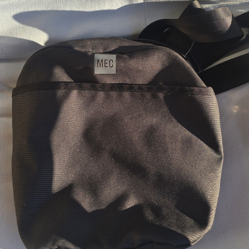 MEC Black Men's Belt Bag